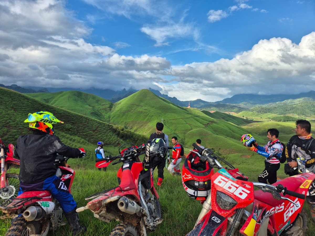 6-Day Laos Enduro Tour: Xaysomboun & Phou Bia from Vang Vieng