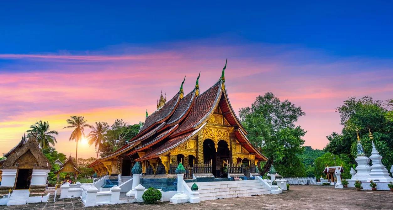 Essential Do's and Don'ts in Laos: Complete Travel Etiquette Guide