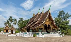 Essential Do's and Don'ts in Laos: Complete Travel Etiquette Guide