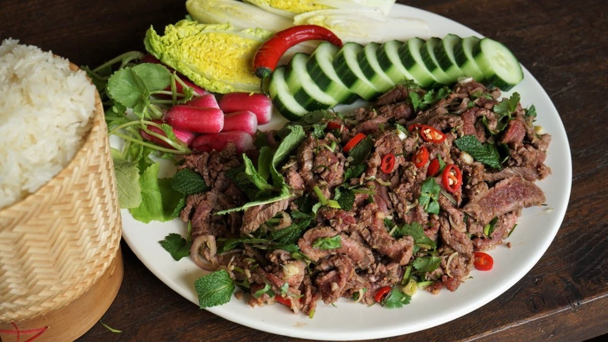 Lao Food Guide: 15 Must-Try Dishes in Laos (2025)