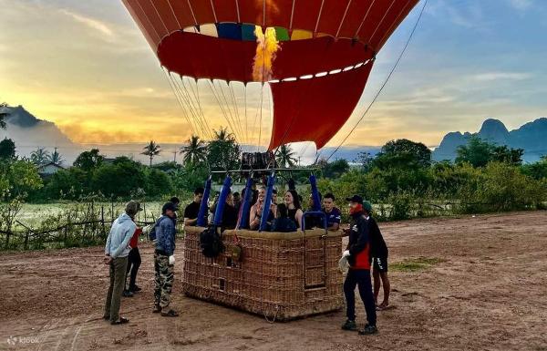 Vang Vieng Hot Air Balloon Ride 3