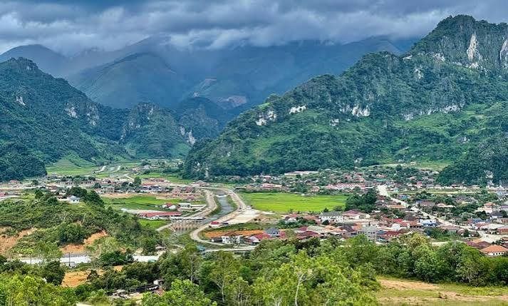 6-Day Laos Enduro Tour: Xaysomboun & Phou Bia from Vang Vieng