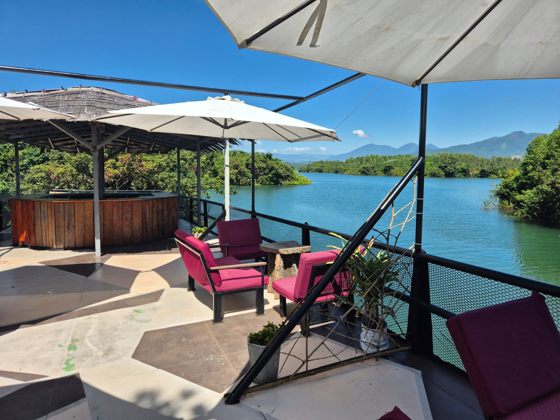 Nam Ngum Lake Cruise: Complete Guide to Laos Hidden Gem (2025)