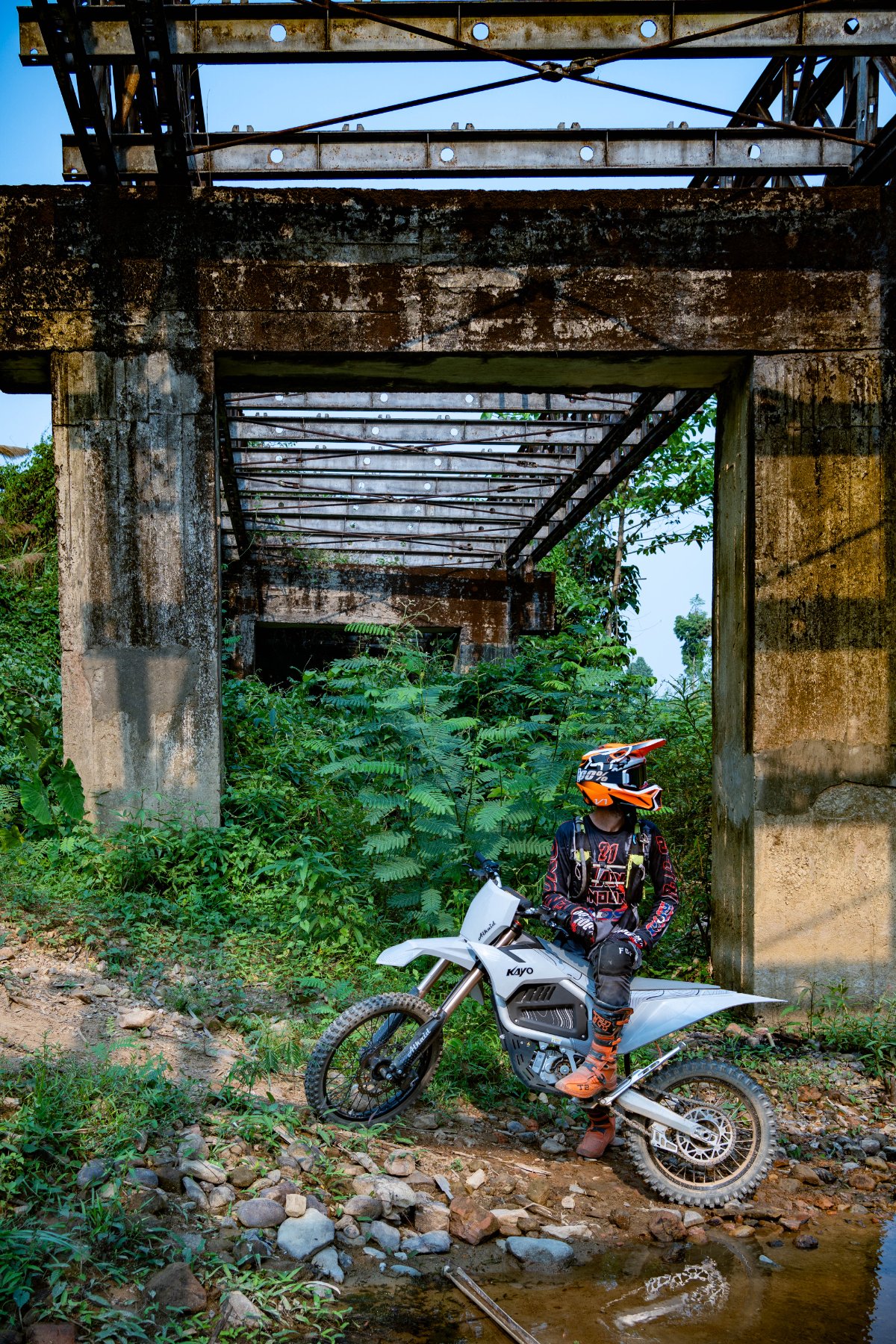 Electric vs Gas Enduro in Laos: Why We Ride Kayo EC2i in Vang Vieng